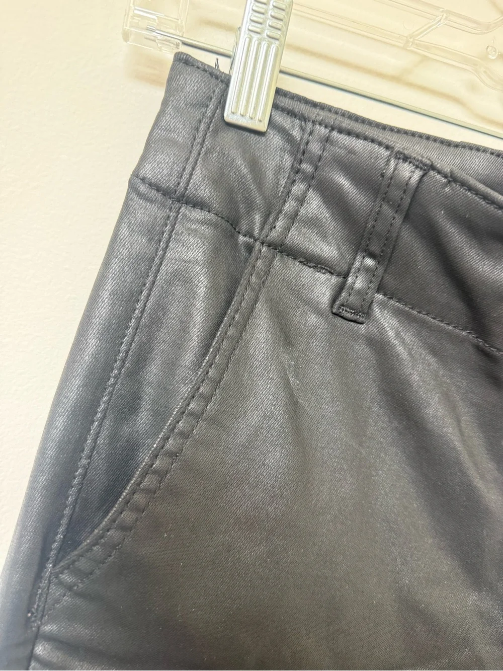 Kut from the Kloth Women’s Black coated Slim Straight Jeans